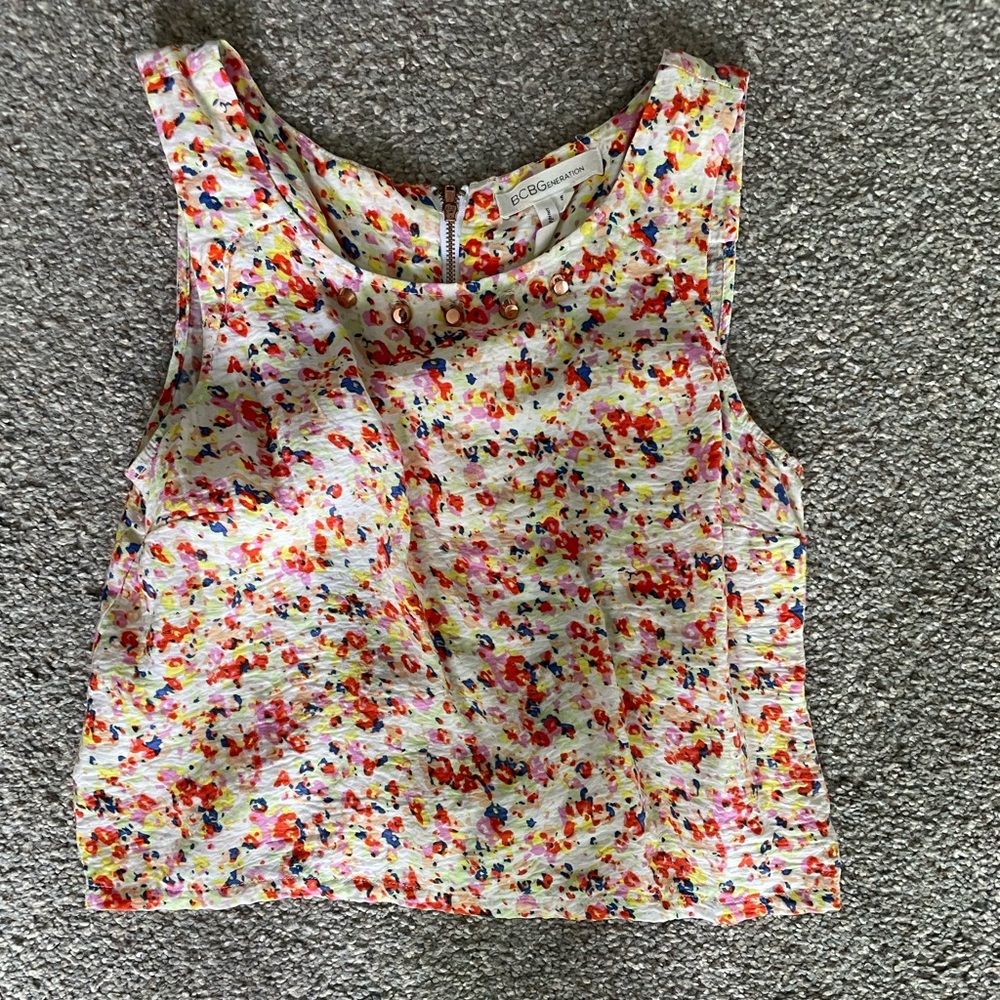BCBGeneration Small Floral Crop Top w/ Open Zip-Up Back
